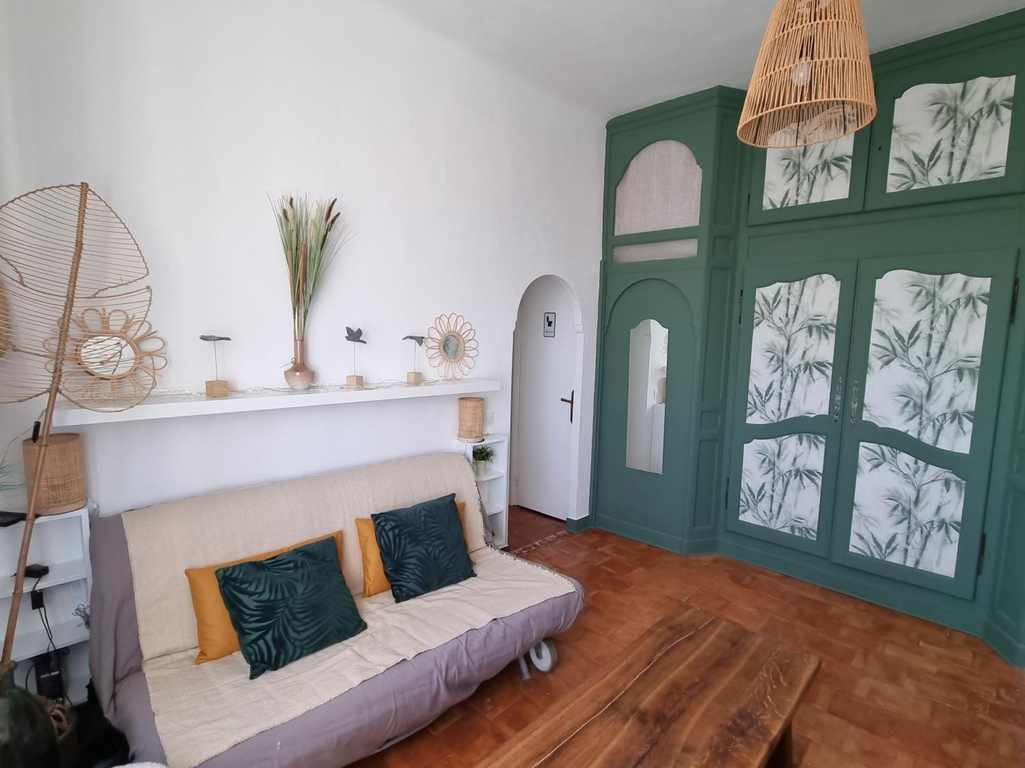 Vila Au Fil De Soi Saint-Julien-de-Peyrolas Exteriér fotografie
