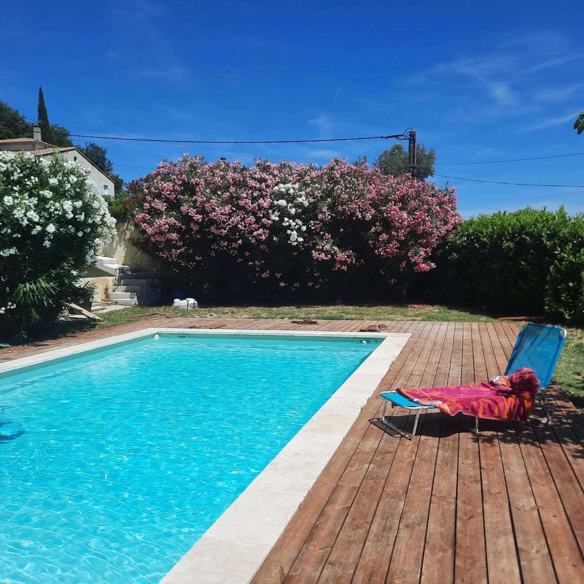 Vila Au Fil De Soi Saint-Julien-de-Peyrolas Exteriér fotografie