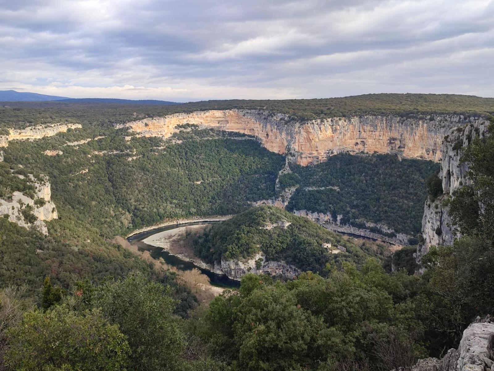 Vila Au Fil De Soi Saint-Julien-de-Peyrolas Exteriér fotografie