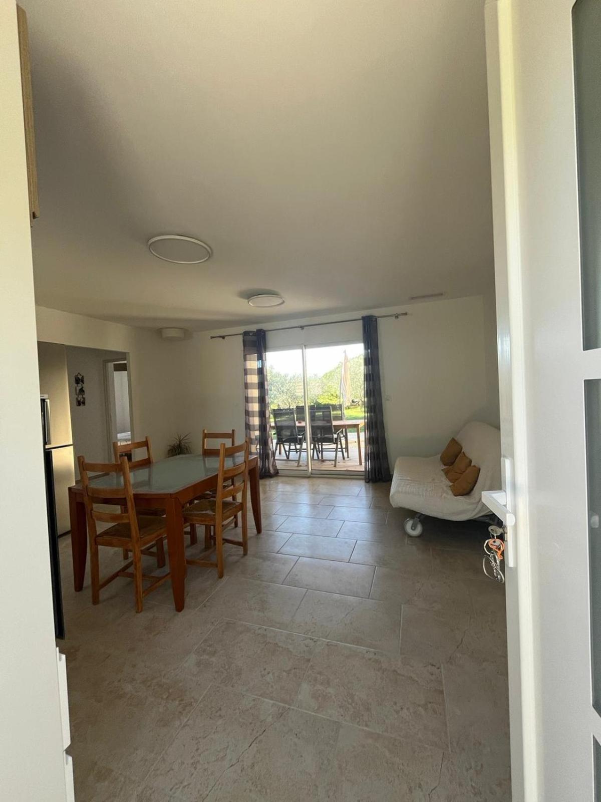 Vila Au Fil De Soi Saint-Julien-de-Peyrolas Pokoj fotografie