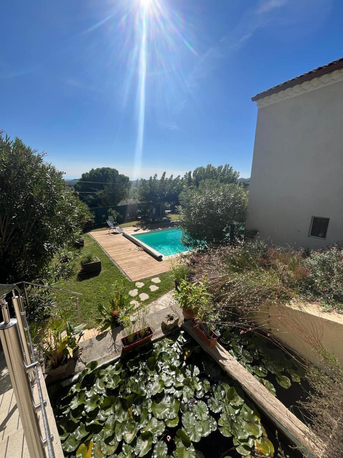 Vila Au Fil De Soi Saint-Julien-de-Peyrolas Exteriér fotografie
