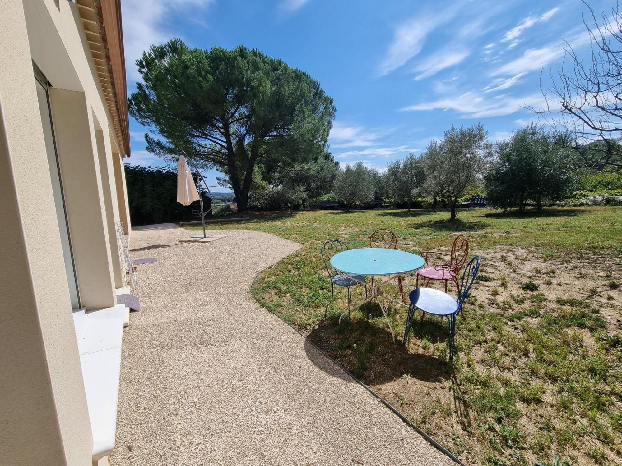 Vila Au Fil De Soi Saint-Julien-de-Peyrolas Pokoj fotografie