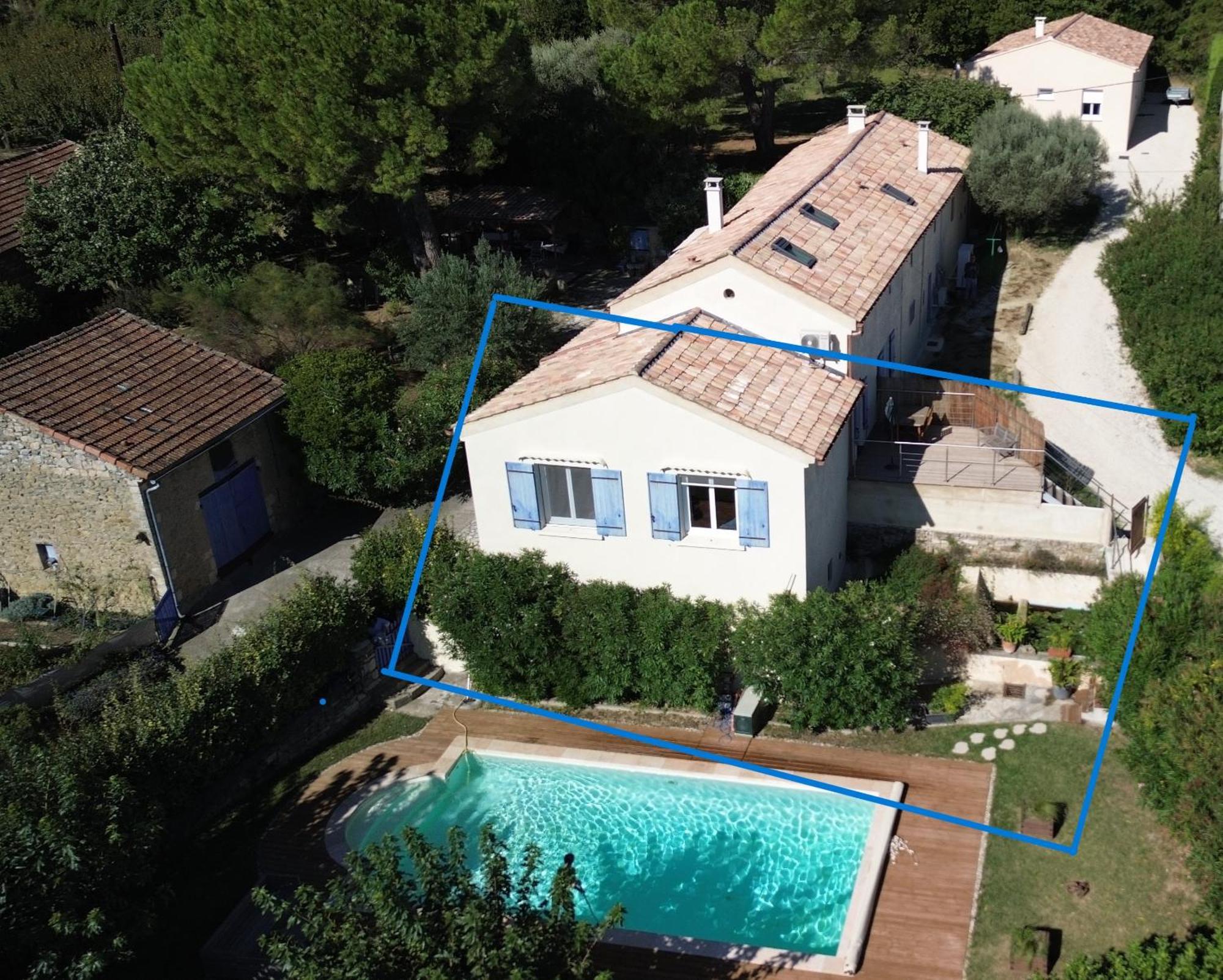 Vila Au Fil De Soi Saint-Julien-de-Peyrolas Pokoj fotografie